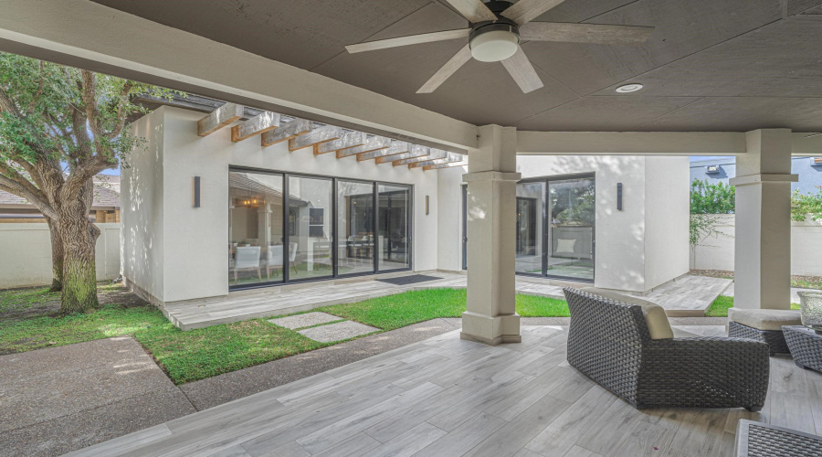 2902 Victor Hugo Ct, Laredo, Texas 78045, 3 Bedrooms Bedrooms, 4 Rooms Rooms,3 BathroomsBathrooms,Residential,For Sale,2902 Victor Hugo Ct,20263497