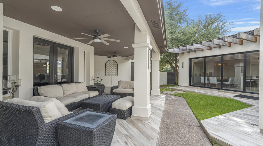 2902 Victor Hugo Ct, Laredo, Texas 78045, 3 Bedrooms Bedrooms, 4 Rooms Rooms,3 BathroomsBathrooms,Residential,For Sale,2902 Victor Hugo Ct,20263497