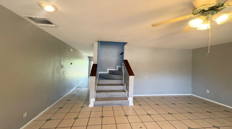 1803 Reynolds St, Laredo, Texas 78043, 2 Bedrooms Bedrooms, 4 Rooms Rooms,1 BathroomBathrooms,Residential,For Rent,1803 Reynolds St,20263499