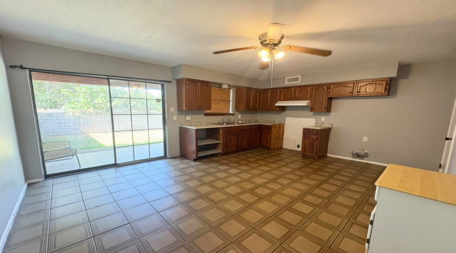 1803 Reynolds St, Laredo, Texas 78043, 2 Bedrooms Bedrooms, 4 Rooms Rooms,1 BathroomBathrooms,Residential,For Rent,1803 Reynolds St,20263499