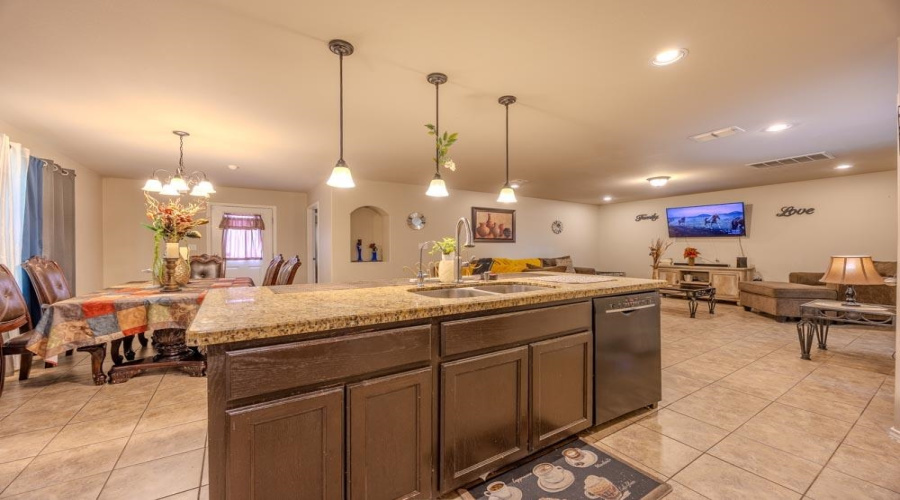 1615 Ann Harbor St, Laredo, Texas 78045, 4 Bedrooms Bedrooms, 8 Rooms Rooms,2 BathroomsBathrooms,Residential,For Sale,1615 Ann Harbor St,20263501