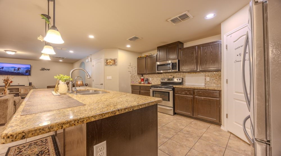 1615 Ann Harbor St, Laredo, Texas 78045, 4 Bedrooms Bedrooms, 8 Rooms Rooms,2 BathroomsBathrooms,Residential,For Sale,1615 Ann Harbor St,20263501