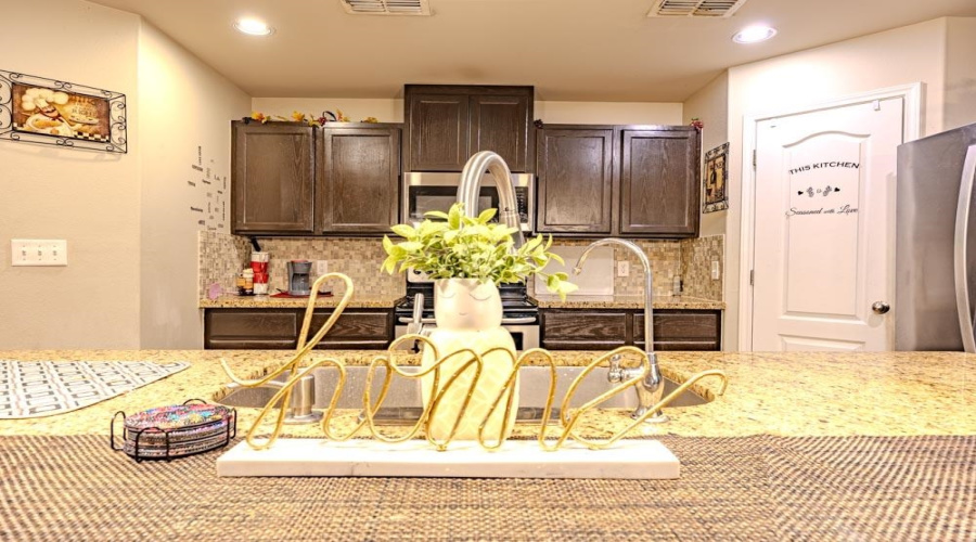 1615 Ann Harbor St, Laredo, Texas 78045, 4 Bedrooms Bedrooms, 8 Rooms Rooms,2 BathroomsBathrooms,Residential,For Sale,1615 Ann Harbor St,20263501