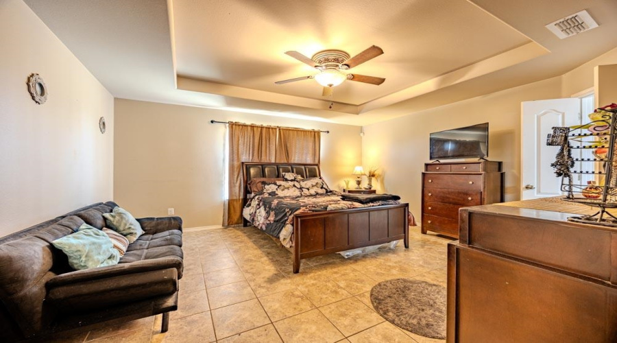 1615 Ann Harbor St, Laredo, Texas 78045, 4 Bedrooms Bedrooms, 8 Rooms Rooms,2 BathroomsBathrooms,Residential,For Sale,1615 Ann Harbor St,20263501