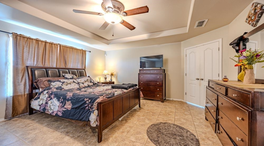 1615 Ann Harbor St, Laredo, Texas 78045, 4 Bedrooms Bedrooms, 8 Rooms Rooms,2 BathroomsBathrooms,Residential,For Sale,1615 Ann Harbor St,20263501