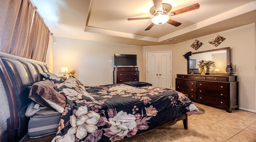 1615 Ann Harbor St, Laredo, Texas 78045, 4 Bedrooms Bedrooms, 8 Rooms Rooms,2 BathroomsBathrooms,Residential,For Sale,1615 Ann Harbor St,20263501