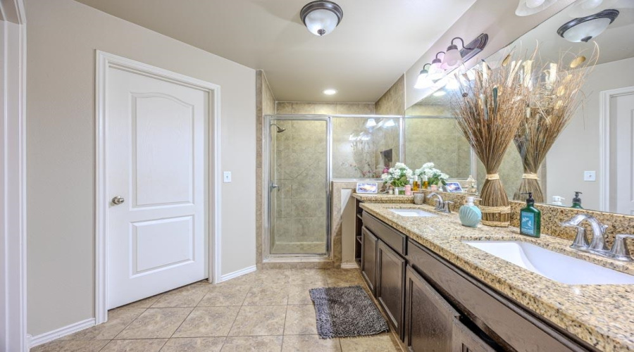1615 Ann Harbor St, Laredo, Texas 78045, 4 Bedrooms Bedrooms, 8 Rooms Rooms,2 BathroomsBathrooms,Residential,For Sale,1615 Ann Harbor St,20263501
