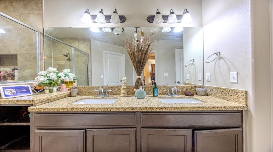 1615 Ann Harbor St, Laredo, Texas 78045, 4 Bedrooms Bedrooms, 8 Rooms Rooms,2 BathroomsBathrooms,Residential,For Sale,1615 Ann Harbor St,20263501