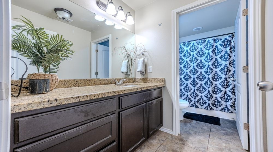 1615 Ann Harbor St, Laredo, Texas 78045, 4 Bedrooms Bedrooms, 8 Rooms Rooms,2 BathroomsBathrooms,Residential,For Sale,1615 Ann Harbor St,20263501