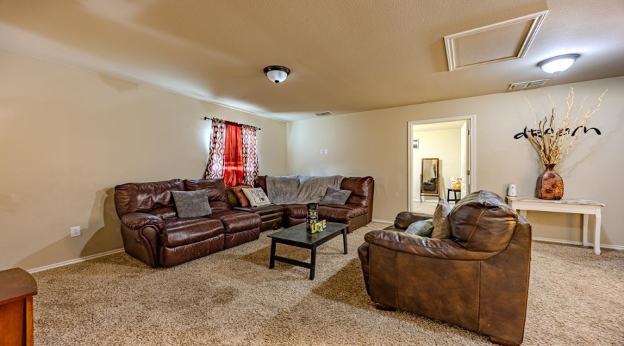 1615 Ann Harbor St, Laredo, Texas 78045, 4 Bedrooms Bedrooms, 8 Rooms Rooms,2 BathroomsBathrooms,Residential,For Sale,1615 Ann Harbor St,20263501