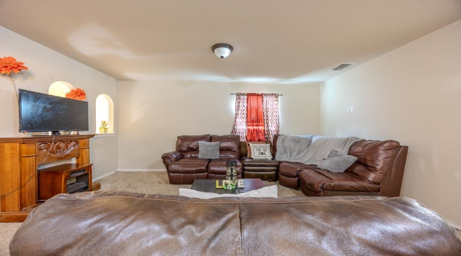 1615 Ann Harbor St, Laredo, Texas 78045, 4 Bedrooms Bedrooms, 8 Rooms Rooms,2 BathroomsBathrooms,Residential,For Sale,1615 Ann Harbor St,20263501
