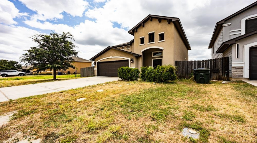 1615 Ann Harbor St, Laredo, Texas 78045, 4 Bedrooms Bedrooms, 8 Rooms Rooms,2 BathroomsBathrooms,Residential,For Sale,1615 Ann Harbor St,20263501