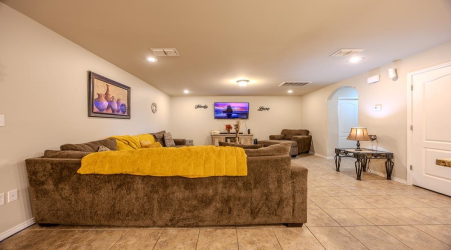 1615 Ann Harbor St, Laredo, Texas 78045, 4 Bedrooms Bedrooms, 8 Rooms Rooms,2 BathroomsBathrooms,Residential,For Sale,1615 Ann Harbor St,20263501