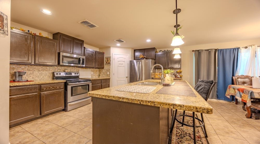 1615 Ann Harbor St, Laredo, Texas 78045, 4 Bedrooms Bedrooms, 8 Rooms Rooms,2 BathroomsBathrooms,Residential,For Sale,1615 Ann Harbor St,20263501