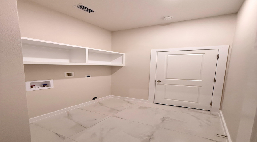 5416 Raven Dr., Laredo, Texas 78046, 3 Bedrooms Bedrooms, 5 Rooms Rooms,2 BathroomsBathrooms,Residential,For Sale,5416 Raven Dr.,20263503