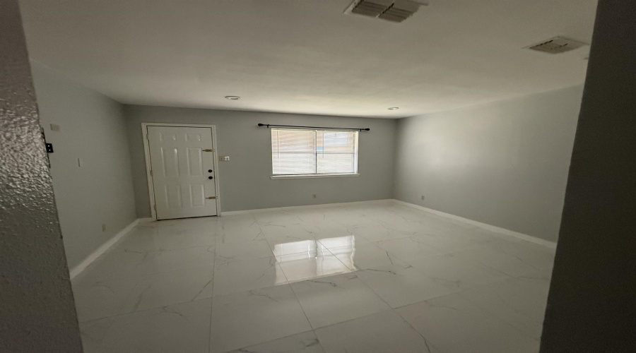 8915 McPherson Rd, LAREDO, Texas 78045, 2 Bedrooms Bedrooms, 4 Rooms Rooms,2 BathroomsBathrooms,Residential,For Rent,8915 McPherson Rd,20263504