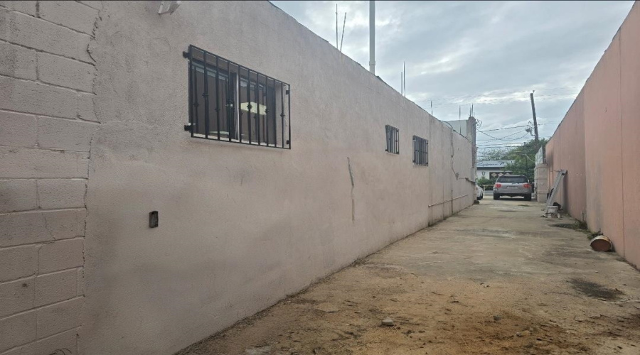 3713 San Bernardo Ave, Laredo, Texas 78043-3610, ,Commercial retail/office,For Sale,3713 San Bernardo Ave,20263511