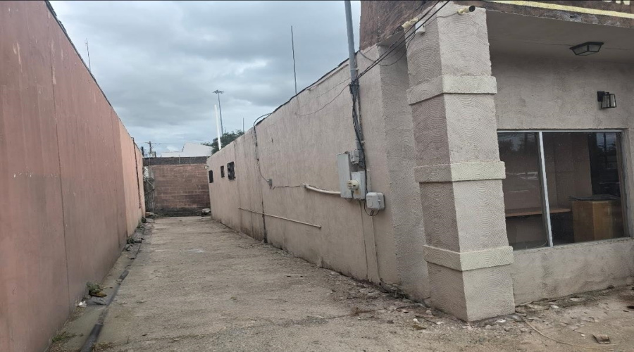 3713 San Bernardo Ave, Laredo, Texas 78043-3610, ,Commercial retail/office,For Sale,3713 San Bernardo Ave,20263511