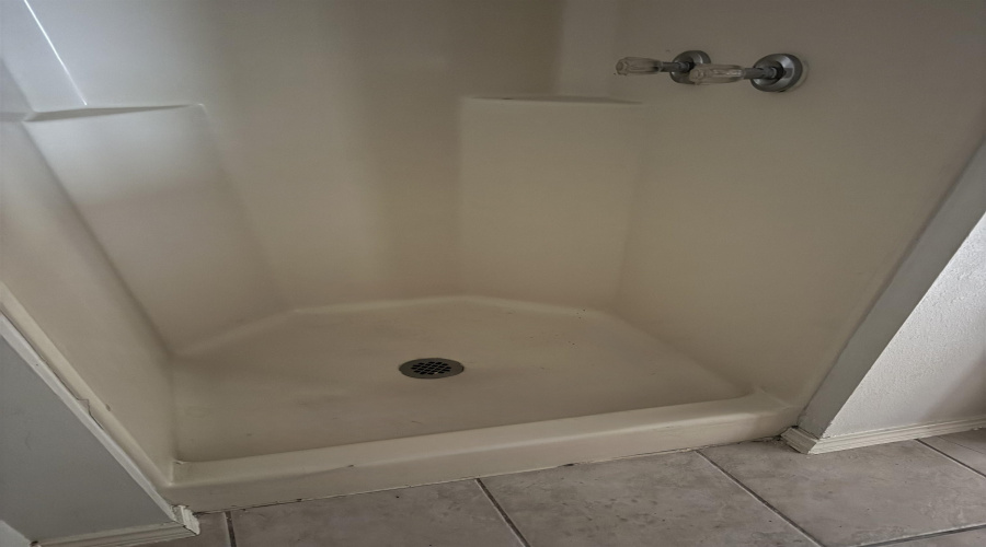 203 Martingale Ln, Laredo, Texas 78041, 2 Bedrooms Bedrooms, 5 Rooms Rooms,2 BathroomsBathrooms,Residential,For Sale,203 Martingale Ln,20263507