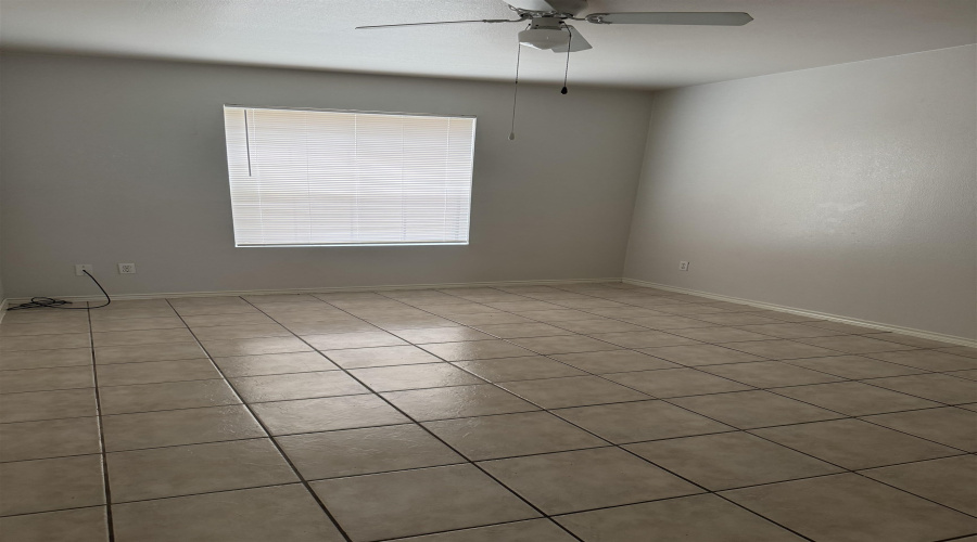 203 Martingale Ln, Laredo, Texas 78041, 2 Bedrooms Bedrooms, 5 Rooms Rooms,2 BathroomsBathrooms,Residential,For Sale,203 Martingale Ln,20263507