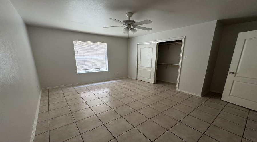 203 Martingale Ln, Laredo, Texas 78041, 2 Bedrooms Bedrooms, 5 Rooms Rooms,2 BathroomsBathrooms,Residential,For Sale,203 Martingale Ln,20263507