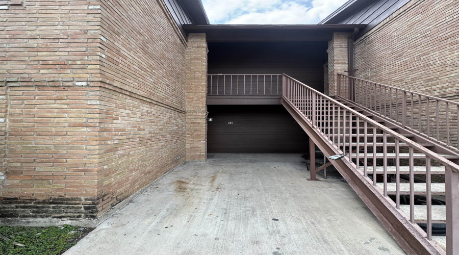 203 Martingale Ln, Laredo, Texas 78041, 2 Bedrooms Bedrooms, 5 Rooms Rooms,2 BathroomsBathrooms,Residential,For Sale,203 Martingale Ln,20263507