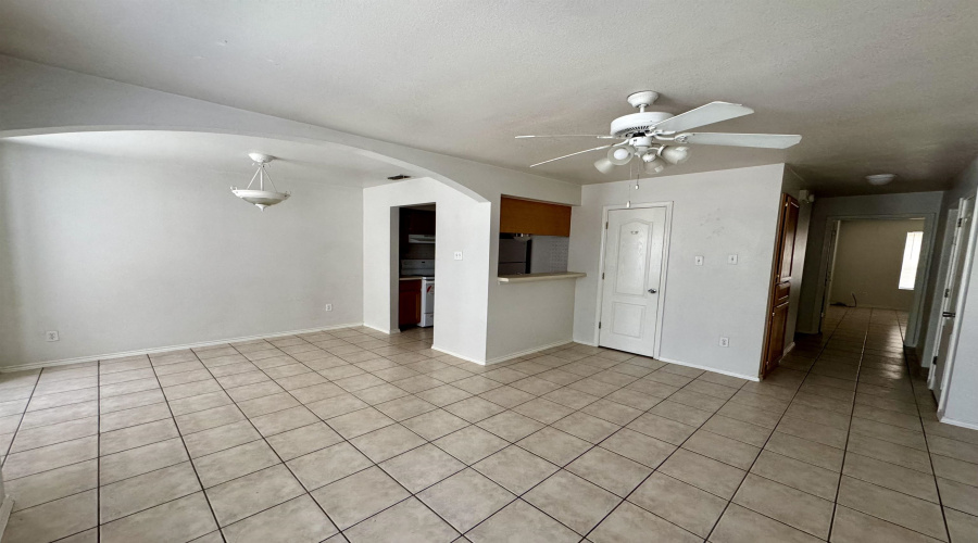 203 Martingale Ln, Laredo, Texas 78041, 2 Bedrooms Bedrooms, 5 Rooms Rooms,2 BathroomsBathrooms,Residential,For Sale,203 Martingale Ln,20263507