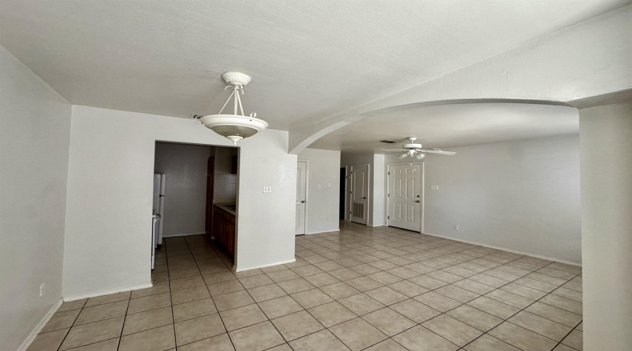 203 Martingale Ln, Laredo, Texas 78041, 2 Bedrooms Bedrooms, 5 Rooms Rooms,2 BathroomsBathrooms,Residential,For Sale,203 Martingale Ln,20263507