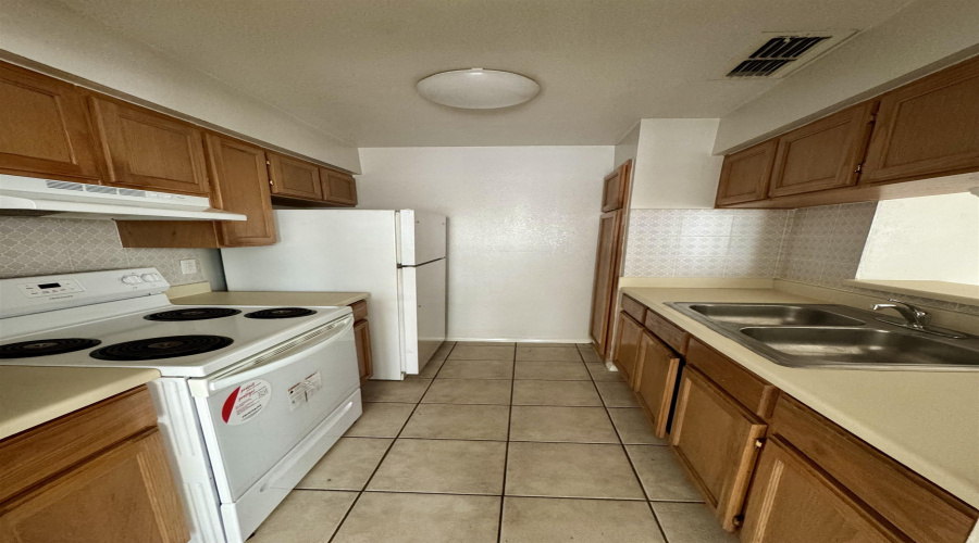 203 Martingale Ln, Laredo, Texas 78041, 2 Bedrooms Bedrooms, 5 Rooms Rooms,2 BathroomsBathrooms,Residential,For Sale,203 Martingale Ln,20263507