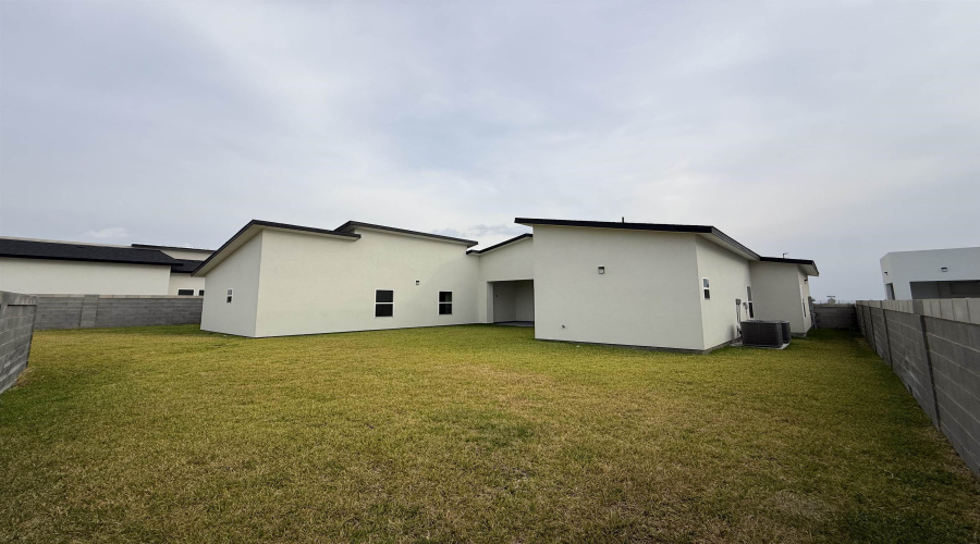 1509 Ocio Dr., Laredo, Texas 78045, 4 Bedrooms Bedrooms, 7 Rooms Rooms,4 BathroomsBathrooms,Residential,For Sale,1509 Ocio Dr.,20263509