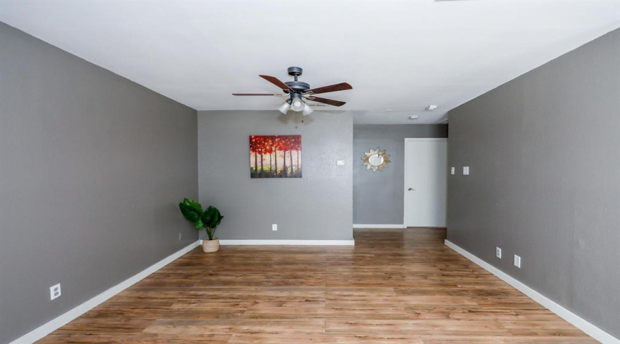 9707 Center Rd, Laredo, Texas 78045-0000, 2 Bedrooms Bedrooms, 4 Rooms Rooms,1 BathroomBathrooms,Residential,For Sale,9707 Center Rd,20263510
