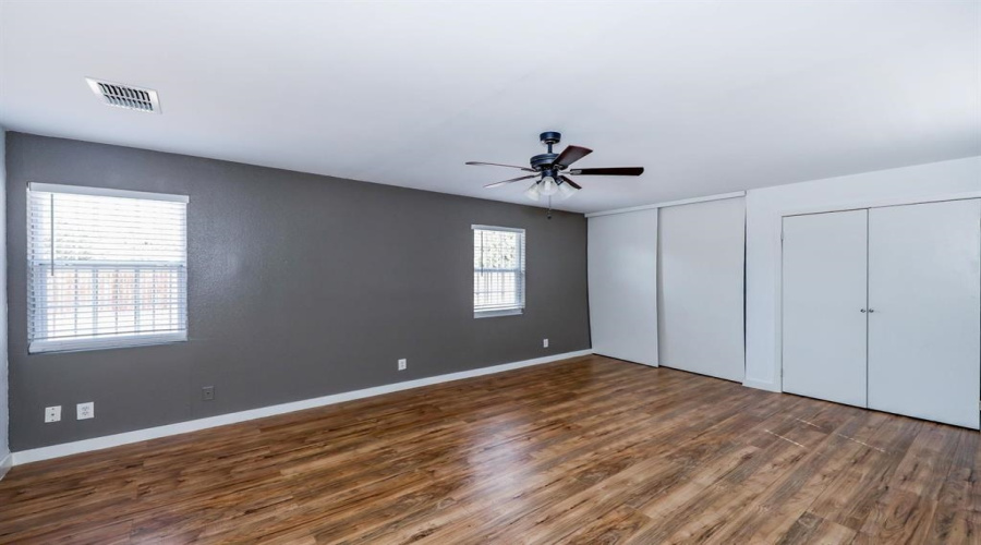9707 Center Rd, Laredo, Texas 78045-0000, 2 Bedrooms Bedrooms, 4 Rooms Rooms,1 BathroomBathrooms,Residential,For Sale,9707 Center Rd,20263510