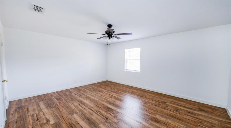 9707 Center Rd, Laredo, Texas 78045-0000, 2 Bedrooms Bedrooms, 4 Rooms Rooms,1 BathroomBathrooms,Residential,For Sale,9707 Center Rd,20263510