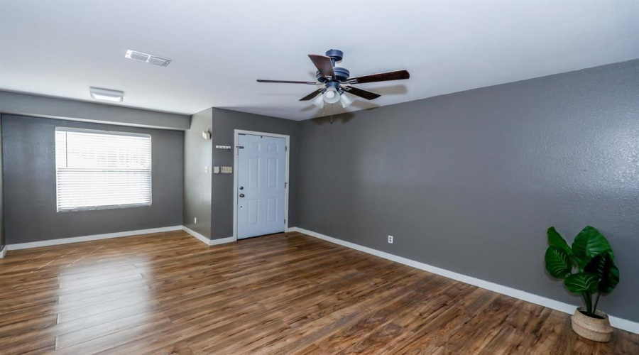 9707 Center Rd, Laredo, Texas 78045-0000, 2 Bedrooms Bedrooms, 4 Rooms Rooms,1 BathroomBathrooms,Residential,For Sale,9707 Center Rd,20263510