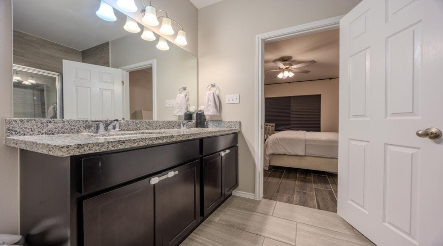 8702 Shiloh Rock Dr., Laredo, Texas 78045, 5 Bedrooms Bedrooms, 8 Rooms Rooms,3 BathroomsBathrooms,Residential,For Rent,8702 Shiloh Rock Dr.,20263512