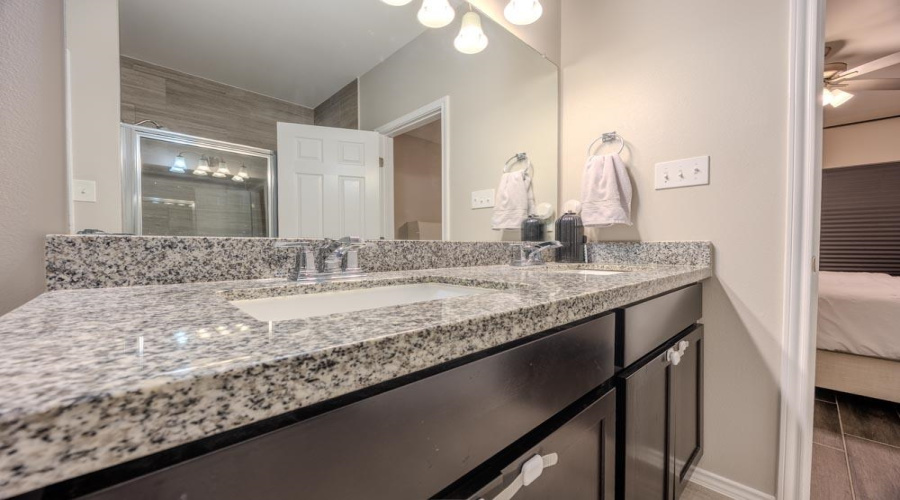 8702 Shiloh Rock Dr., Laredo, Texas 78045, 5 Bedrooms Bedrooms, 8 Rooms Rooms,3 BathroomsBathrooms,Residential,For Rent,8702 Shiloh Rock Dr.,20263512