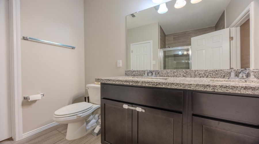 8702 Shiloh Rock Dr., Laredo, Texas 78045, 5 Bedrooms Bedrooms, 8 Rooms Rooms,3 BathroomsBathrooms,Residential,For Rent,8702 Shiloh Rock Dr.,20263512