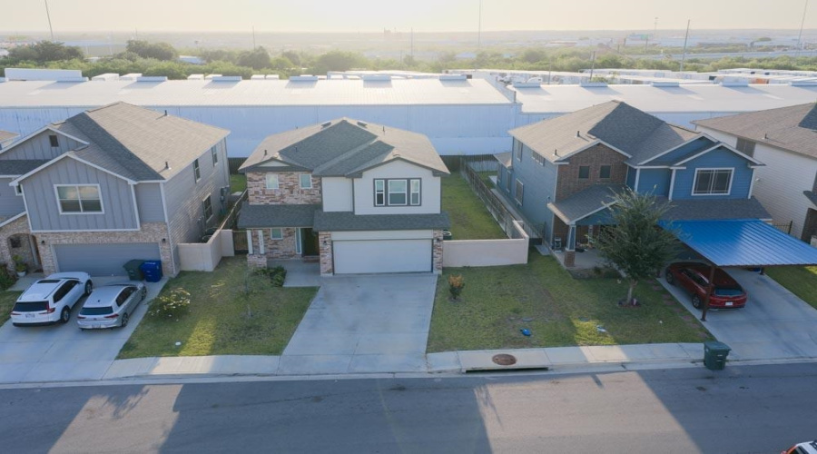 8702 Shiloh Rock Dr., Laredo, Texas 78045, 5 Bedrooms Bedrooms, 8 Rooms Rooms,3 BathroomsBathrooms,Residential,For Rent,8702 Shiloh Rock Dr.,20263512