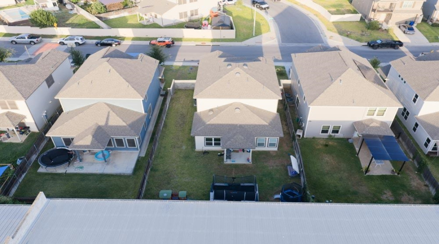 8702 Shiloh Rock Dr., Laredo, Texas 78045, 5 Bedrooms Bedrooms, 8 Rooms Rooms,3 BathroomsBathrooms,Residential,For Rent,8702 Shiloh Rock Dr.,20263512