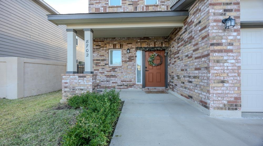 8702 Shiloh Rock Dr., Laredo, Texas 78045, 5 Bedrooms Bedrooms, 8 Rooms Rooms,3 BathroomsBathrooms,Residential,For Rent,8702 Shiloh Rock Dr.,20263512