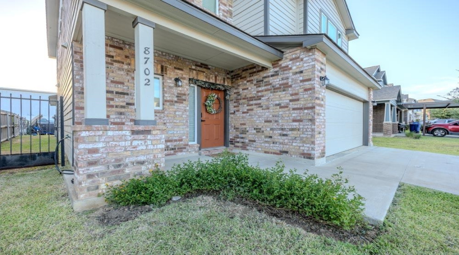8702 Shiloh Rock Dr., Laredo, Texas 78045, 5 Bedrooms Bedrooms, 8 Rooms Rooms,3 BathroomsBathrooms,Residential,For Rent,8702 Shiloh Rock Dr.,20263512