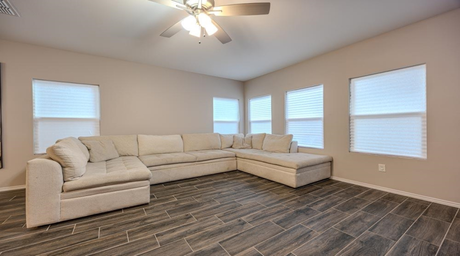 8702 Shiloh Rock Dr., Laredo, Texas 78045, 5 Bedrooms Bedrooms, 8 Rooms Rooms,3 BathroomsBathrooms,Residential,For Rent,8702 Shiloh Rock Dr.,20263512