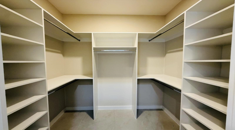 5043 Luna Grande Lp., LAREDO, Texas 78046, 3 Bedrooms Bedrooms, 5 Rooms Rooms,2 BathroomsBathrooms,Residential,For Sale,5043 Luna Grande Lp.,20263513