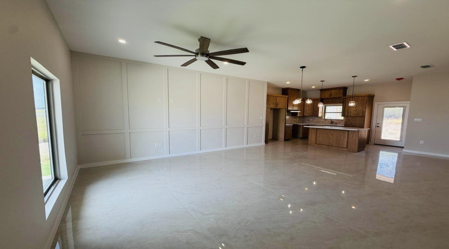 5043 Luna Grande Lp., LAREDO, Texas 78046, 3 Bedrooms Bedrooms, 5 Rooms Rooms,2 BathroomsBathrooms,Residential,For Sale,5043 Luna Grande Lp.,20263513