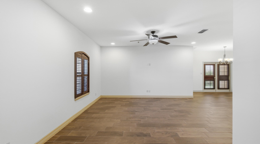 8216 Casa Verde Rd, Laredo, Texas 78041-5940, 3 Bedrooms Bedrooms, 4 Rooms Rooms,2 BathroomsBathrooms,Residential,For Sale,8216 Casa Verde Rd,20263514