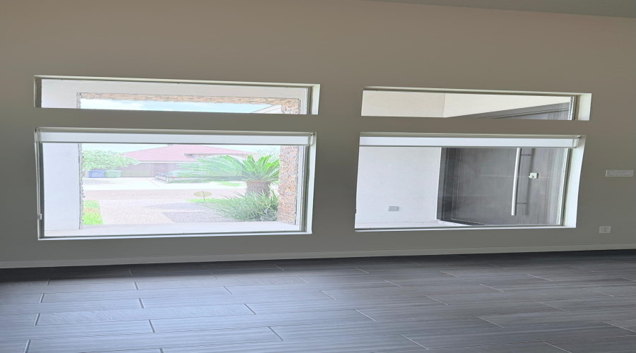 208 Bur Oak Dr, Laredo, Texas 78045, 3 Bedrooms Bedrooms, 5 Rooms Rooms,2 BathroomsBathrooms,Residential,For Sale,208 Bur Oak Dr,20263515