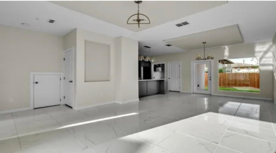 504 Gale Ct, Laredo, Texas 78041, 3 Bedrooms Bedrooms, 5 Rooms Rooms,2 BathroomsBathrooms,Residential,For Rent,504 Gale Ct,20263516