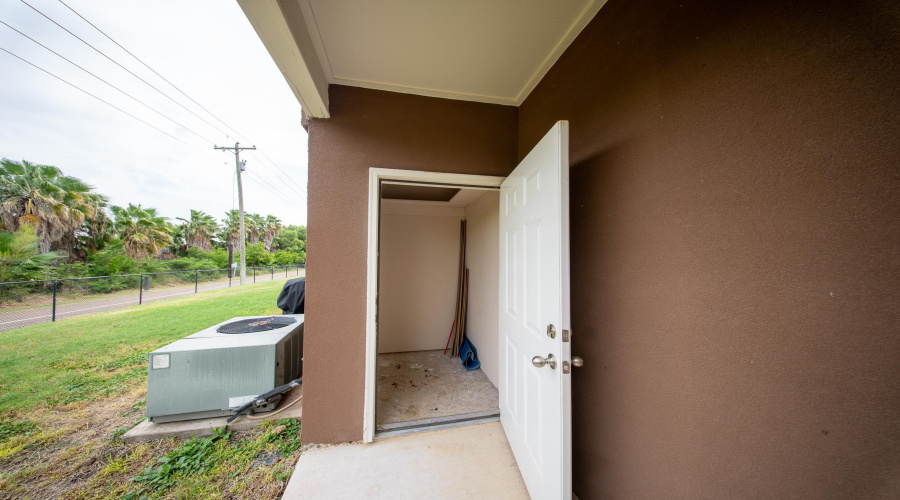 2619 San Isidro Pkwy, Laredo, Texas 78045, 2 Bedrooms Bedrooms, 3 Rooms Rooms,2 BathroomsBathrooms,Residential,For Sale,2619 San Isidro Pkwy,20263517