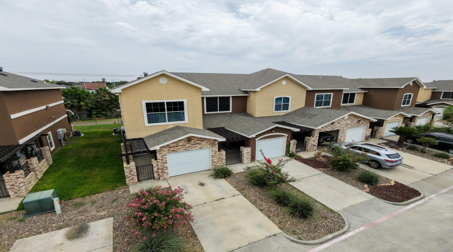 2619 San Isidro Pkwy, Laredo, Texas 78045, 2 Bedrooms Bedrooms, 3 Rooms Rooms,2 BathroomsBathrooms,Residential,For Sale,2619 San Isidro Pkwy,20263517