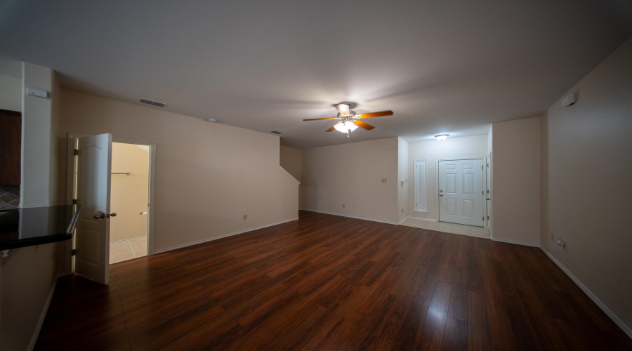 2619 San Isidro Pkwy, Laredo, Texas 78045, 2 Bedrooms Bedrooms, 3 Rooms Rooms,2 BathroomsBathrooms,Residential,For Sale,2619 San Isidro Pkwy,20263517